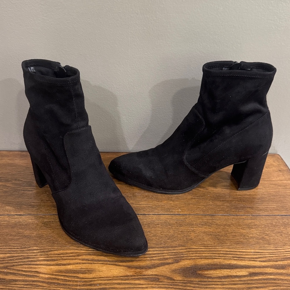 Nine West Black Suede Heeled Boots size 9-1/2 M    9.5
